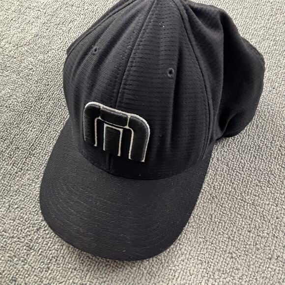 Travis Mathew Hat Adult Large Extra Large Black Fitted Golf Cap Casual Men's - Picture 3 of 6